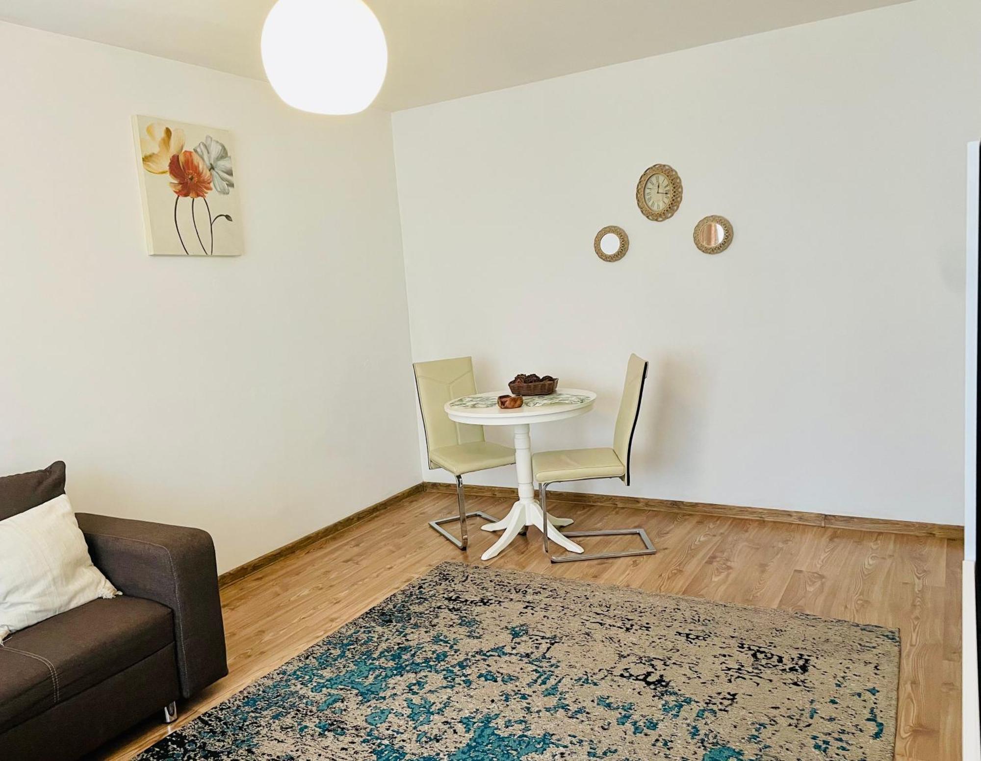 Thias Apartment -Parter, Langa Spitalul Marie Curie Bucarest Extérieur photo